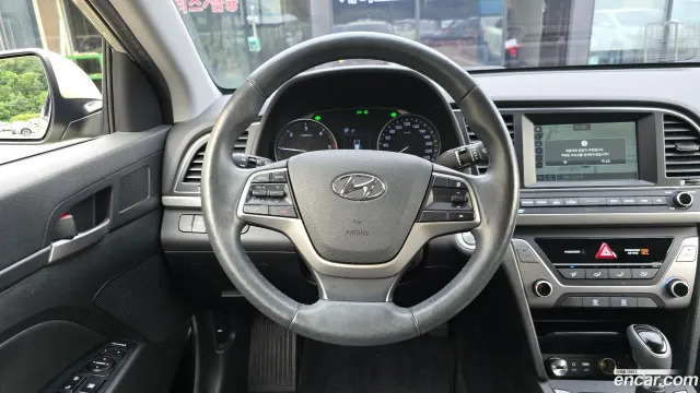 Hyundai Elantra (Avante)