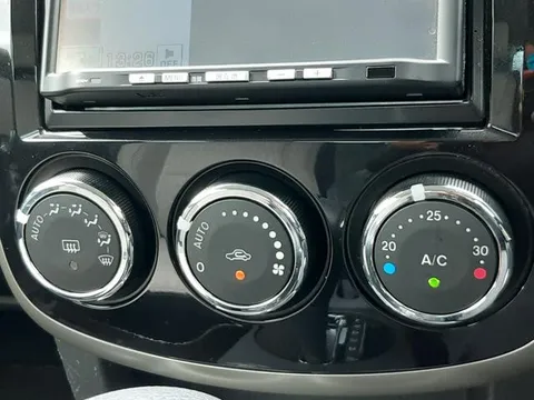 Mazda Verisa