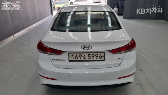 Hyundai Elantra (Avante)