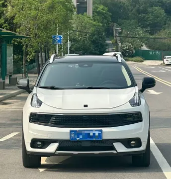 Lynk & Co 01
