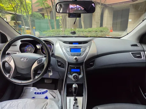 Hyundai Elantra (Avante)