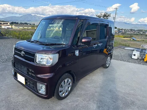 Toyota Pixis Mega