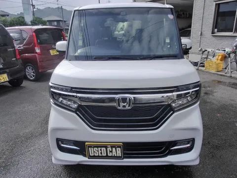 Honda N-BOX Custom