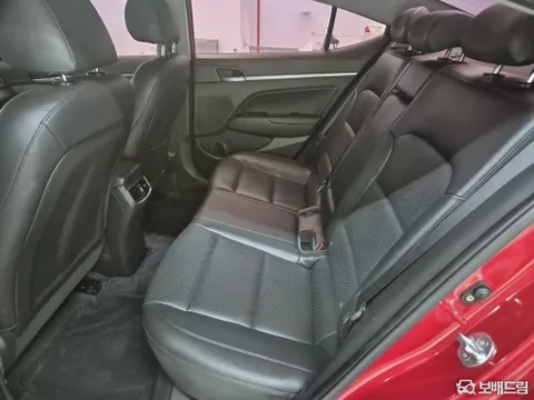 Hyundai Elantra (Avante)