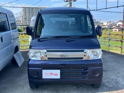 Mitsubishi Minicab Van