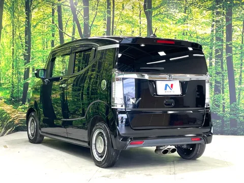 Honda N-BOX Slash