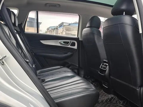 Roewe RX5