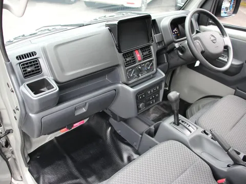 Nissan Clipper Truck