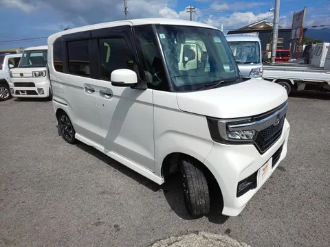Honda N-BOX Custom
