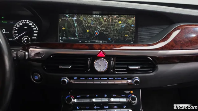 Genesis G90 (EQ900)