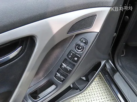 Hyundai Elantra (Avante)