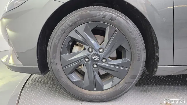 Hyundai Elantra (Avante)