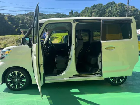 Suzuki Spacia