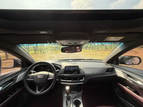 Cadillac CT4