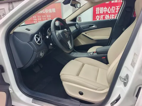 Mercedes-Benz Mercedes-Benz GLA