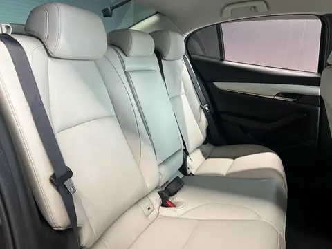 Mazda MAZDA3 Sedan