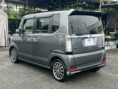 Honda N-BOX Custom