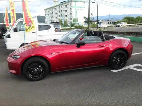 Mazda MX-5 (Roadster)