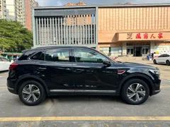 Hongqi HS5