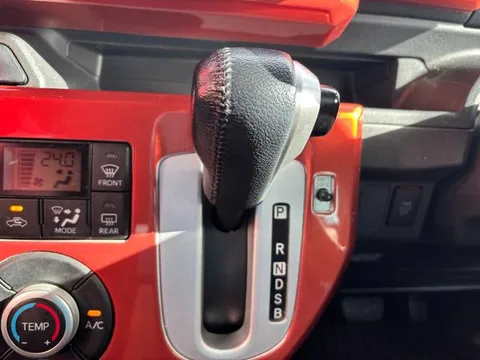 Toyota Pixis Mega