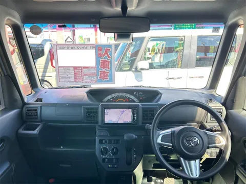 Toyota Pixis Mega