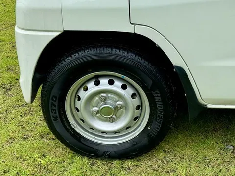 Mitsubishi Minicab Van