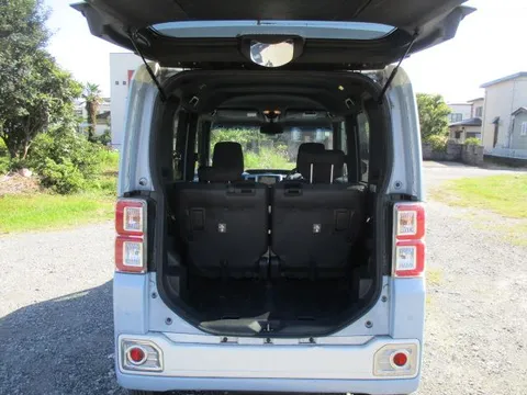 Toyota Pixis Mega