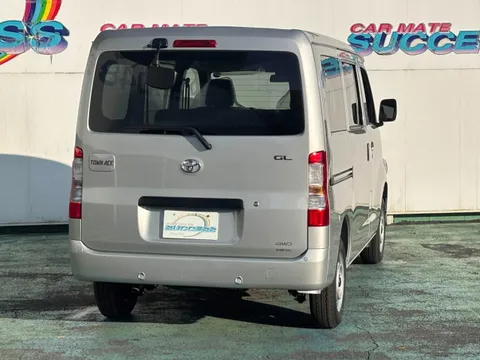 Toyota TownAce Van