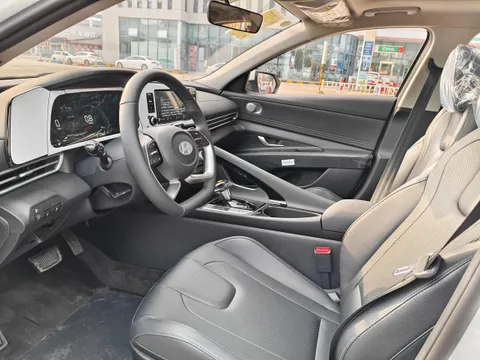 Hyundai Elantra (Avante)