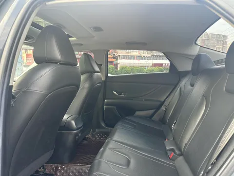 Hyundai Elantra (Avante)