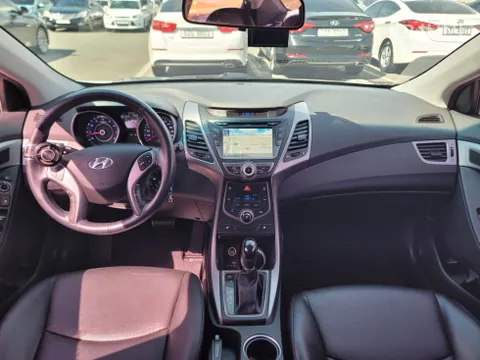Hyundai Elantra (Avante)