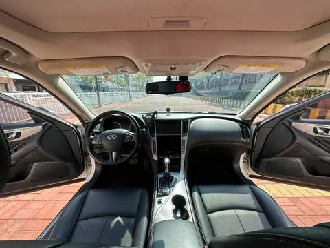 Infiniti Q50L