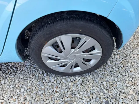 Daihatsu Mira Tocot