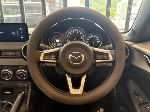 Mazda MX-5 (Roadster)