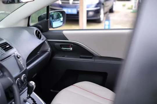 Mazda Mazda 5
