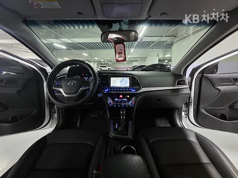 Hyundai Elantra (Avante)