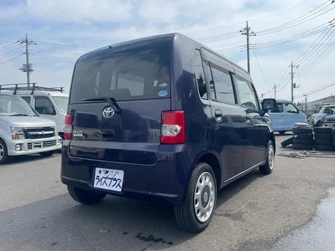 Toyota Pixis Space