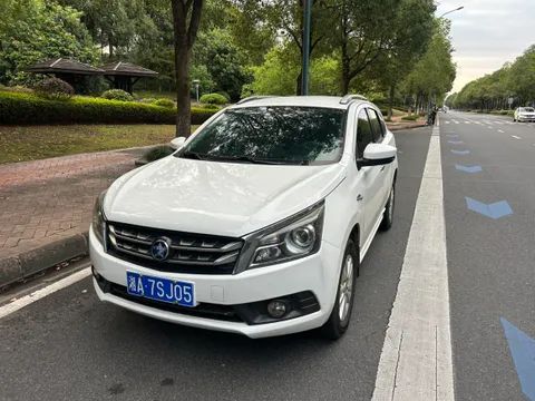 Venucia T70