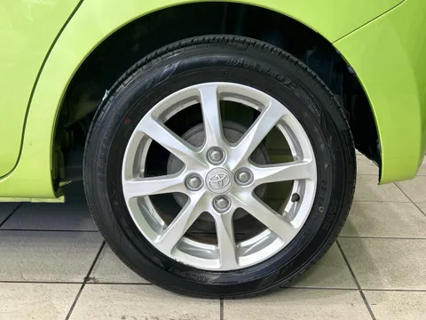Toyota Pixis Mega