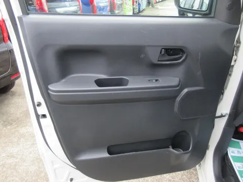 Toyota Pixis Mega