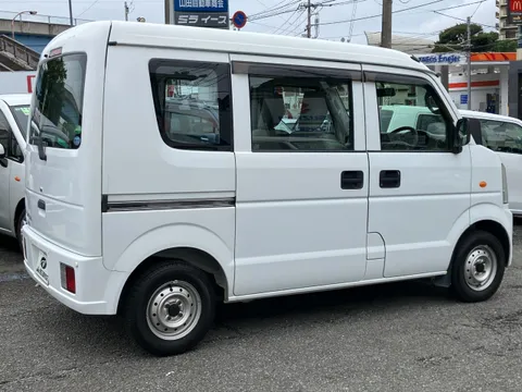 Mitsubishi Minicab Van