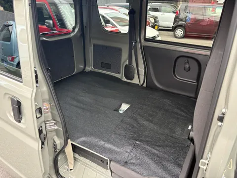 Nissan Clipper Van