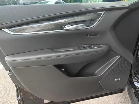 Cadillac XT6