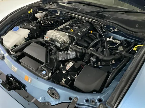 Mazda MX-5 (Roadster)