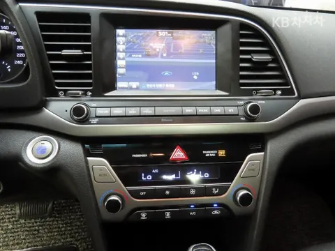Hyundai Elantra (Avante)