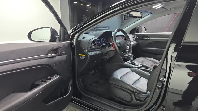 Hyundai Elantra (Avante)