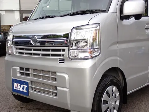 Nissan Clipper Van