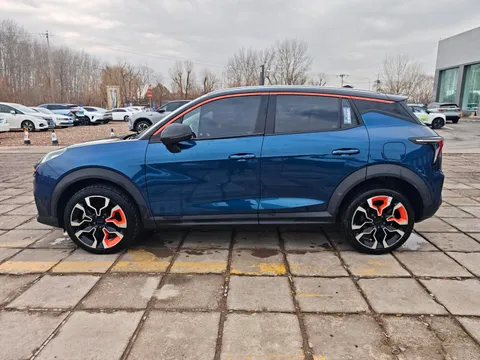 Lynk & Co Lynk & Co 06
