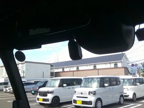 Honda N-BOX Custom