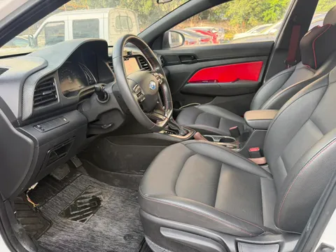 Hyundai Elantra (Avante)